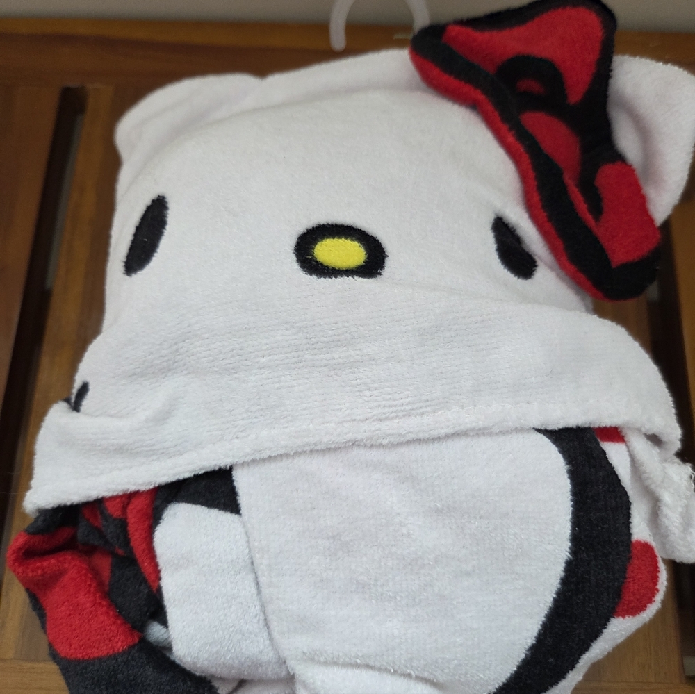 Hello Kitty Kids' Hooded Towel Wrap